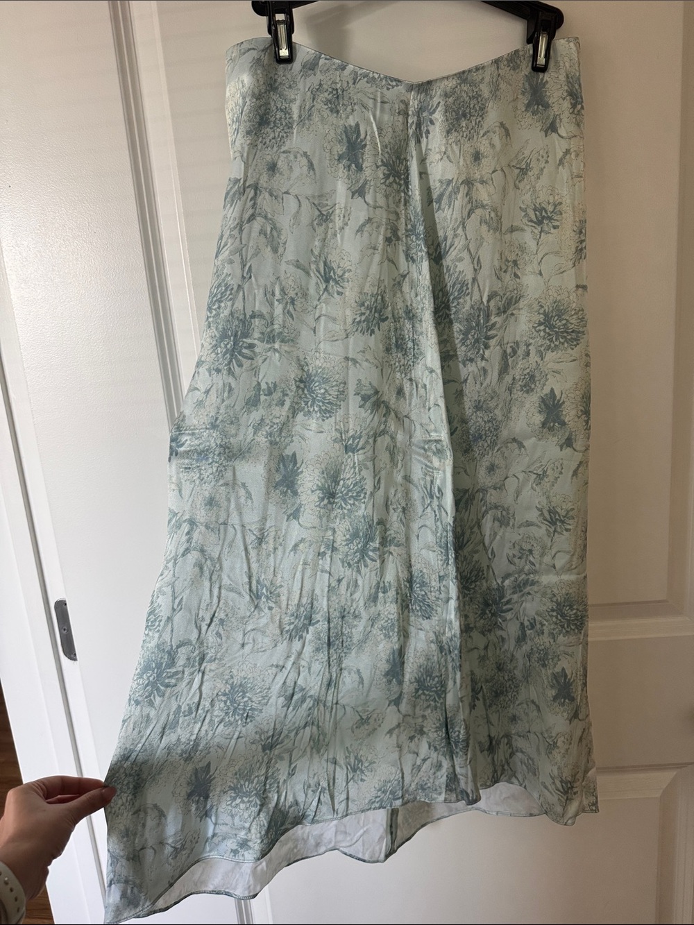 NWOT Vince Dahlia Blue Floral Midi Skirt